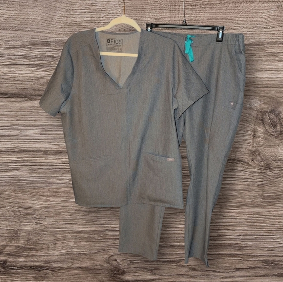 Figs Graphite Scrub Set - Picture 2 of 5